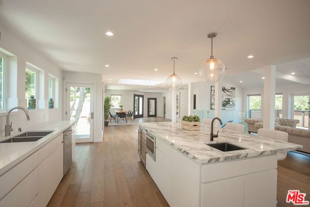 3751 Multiview Drive, Los Angeles, CA 90068