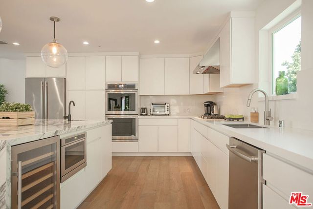 3751 Multiview Drive, Los Angeles, CA 90068