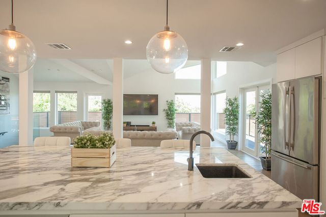 3751 Multiview Drive, Los Angeles, CA 90068