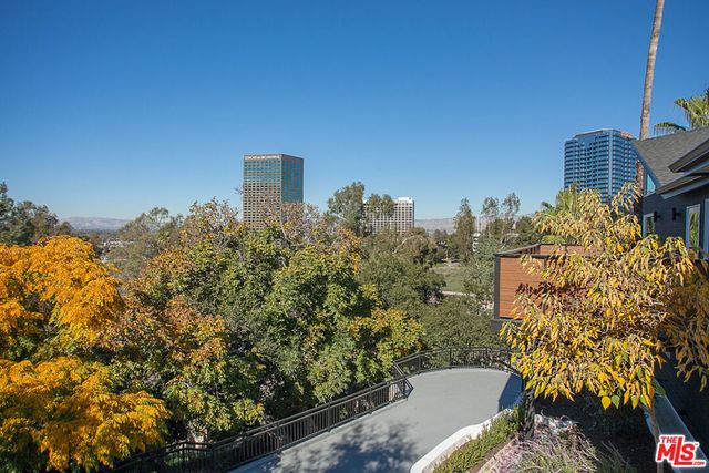 3751 Multiview Drive, Los Angeles, CA 90068
