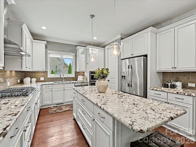 129 Buckingham Place Road, Mooresville, NC 28115