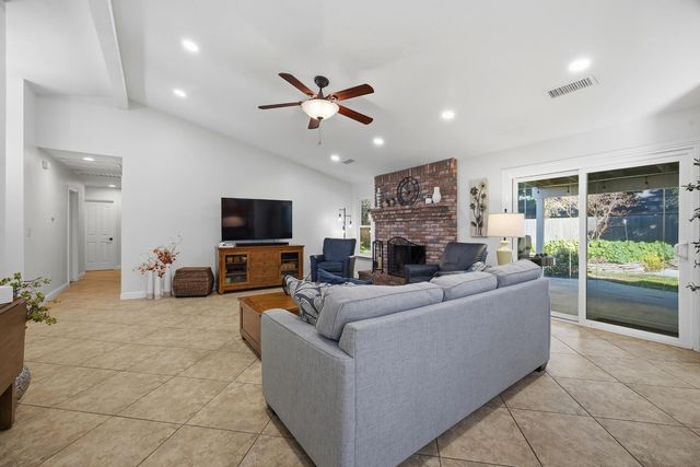 2418 E Princeton Avenue, Visalia, CA 93292