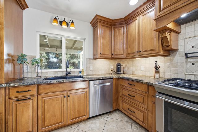 2418 E Princeton Avenue, Visalia, CA 93292