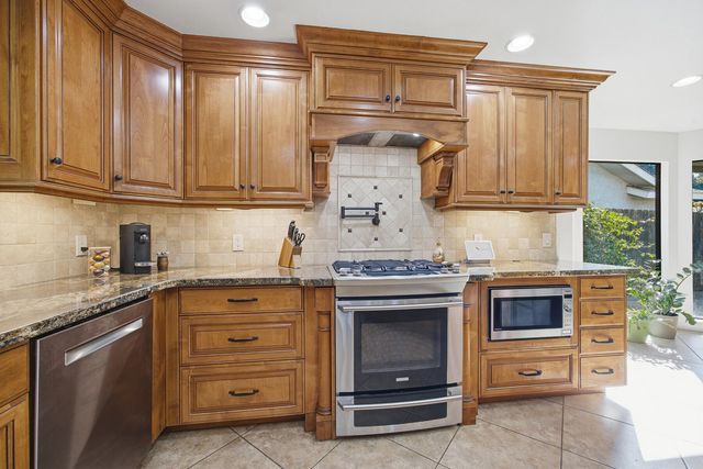 2418 E Princeton Avenue, Visalia, CA 93292