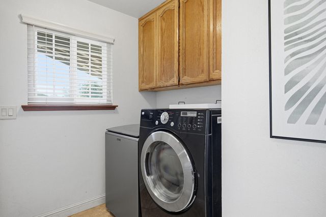 2418 E Princeton Avenue, Visalia, CA 93292