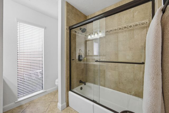 2418 E Princeton Avenue, Visalia, CA 93292