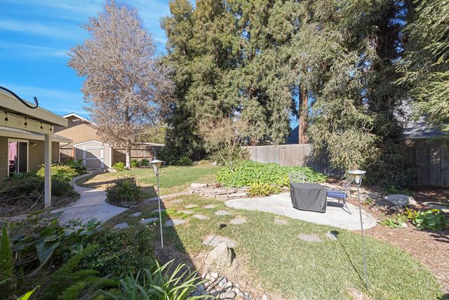 2418 E Princeton Avenue, Visalia, CA 93292