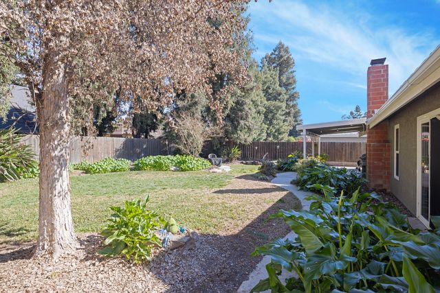 2418 E Princeton Avenue, Visalia, CA 93292