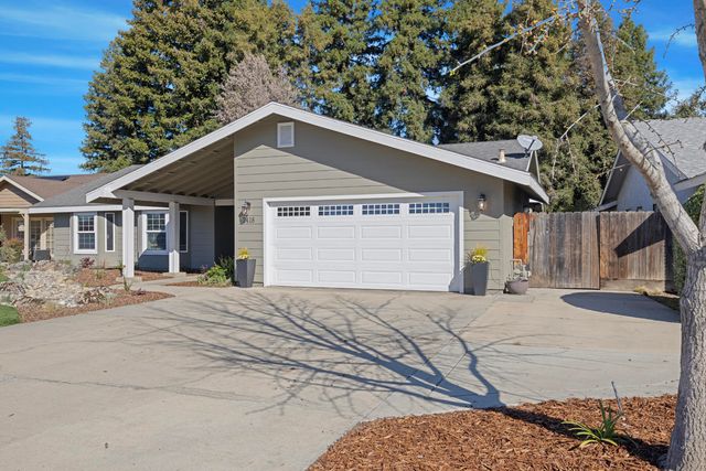 2418 E Princeton Avenue, Visalia, CA 93292