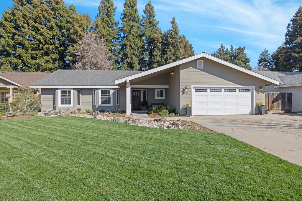 2418 E Princeton Avenue, Visalia, CA 93292