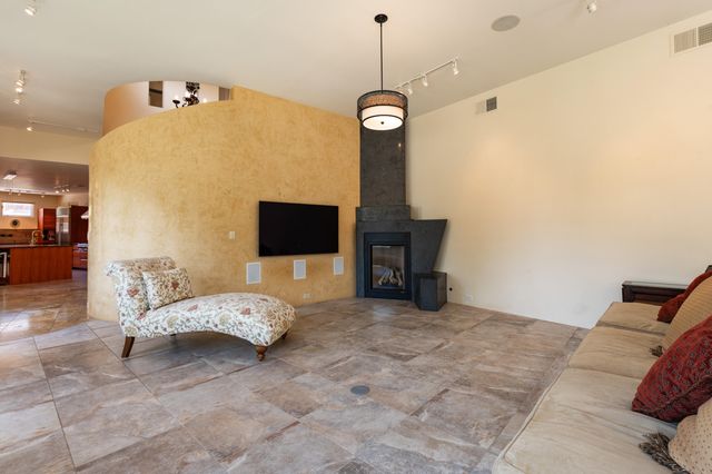 8808 Primrose Court NE, Albuquerque, NM 87122