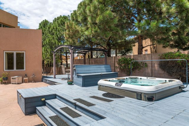 8808 Primrose Court NE, Albuquerque, NM 87122