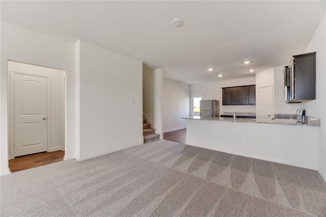 105 Brunswick LN, Jarrell, TX 76537