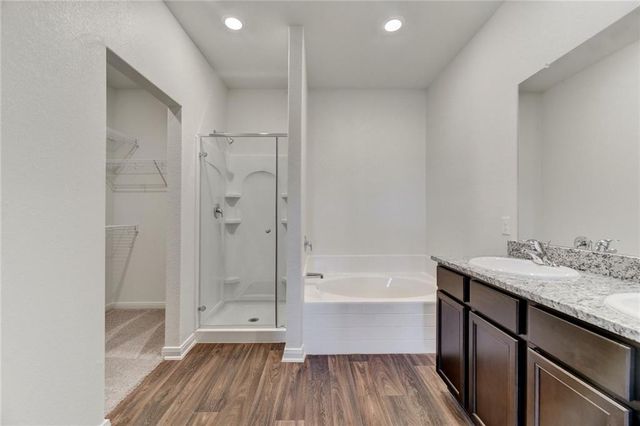 105 Brunswick LN, Jarrell, TX 76537