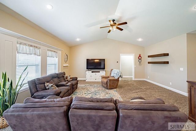 315 Pointe Drive, Idaho Falls, ID 83401