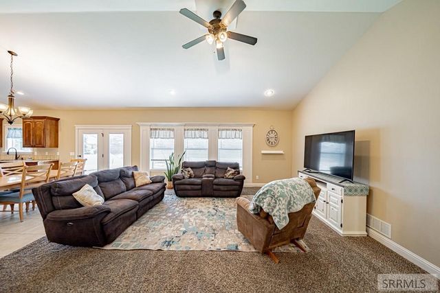 315 Pointe Drive, Idaho Falls, ID 83401