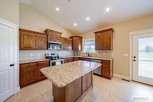 315 Pointe Drive, Idaho Falls, ID 83401