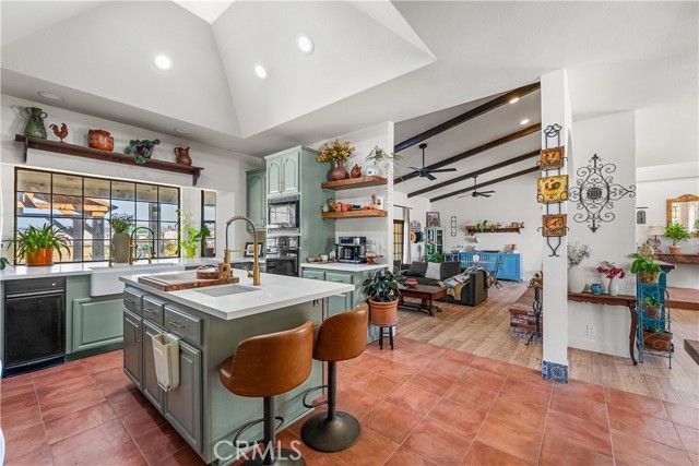 8549 W Avenue D2, Lancaster, CA 93536