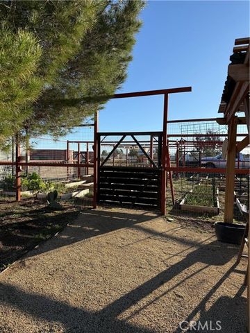 8549 W Avenue D2, Lancaster, CA 93536