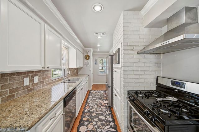 10723 Wickersham Lane, Houston, TX 77042