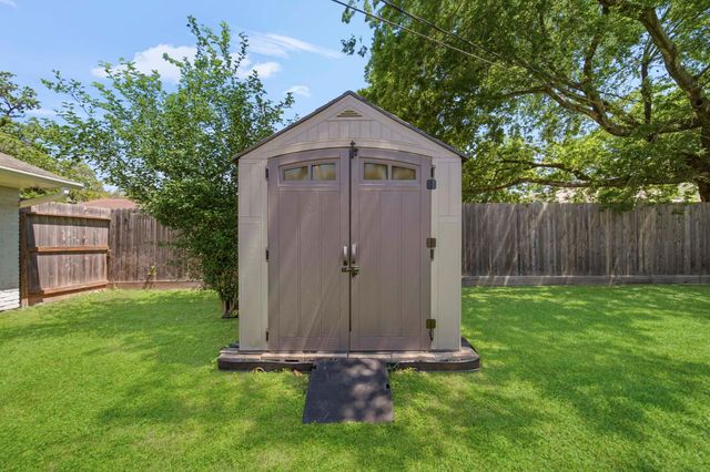 10723 Wickersham Lane, Houston, TX 77042