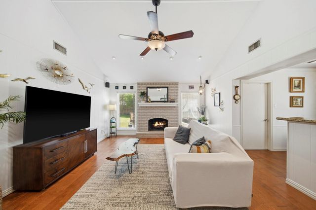 10723 Wickersham Lane, Houston, TX 77042