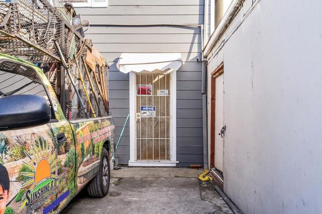 812 Lisbon Ave, Oakland, CA 94601