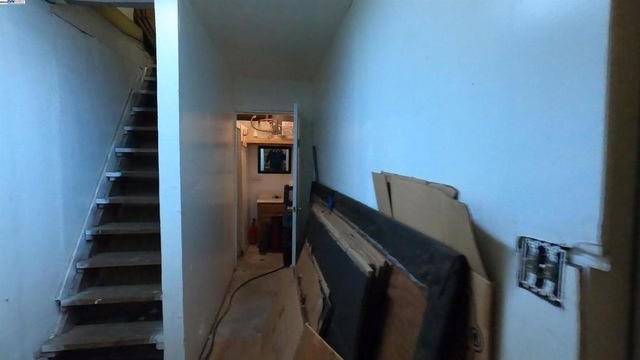 812 Lisbon Ave, Oakland, CA 94601