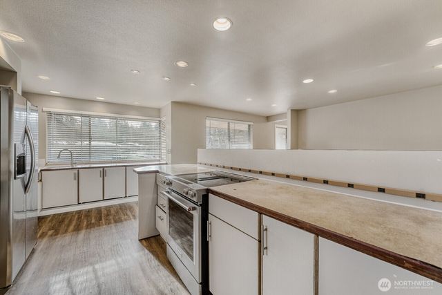 29836 6th Avenue S, Federal Way, WA 98003