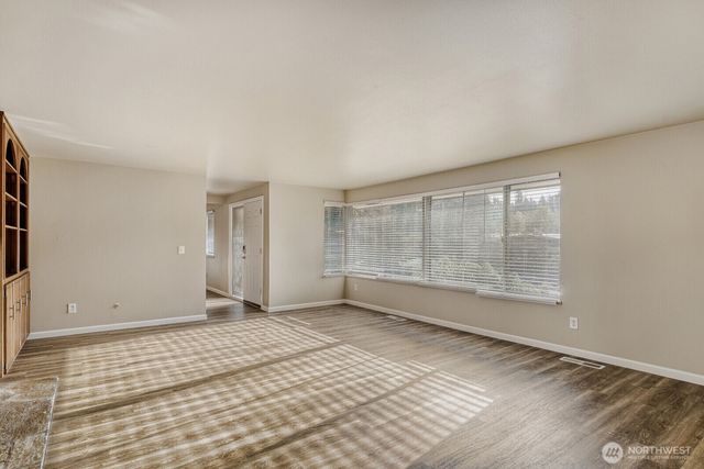 29836 6th Avenue S, Federal Way, WA 98003