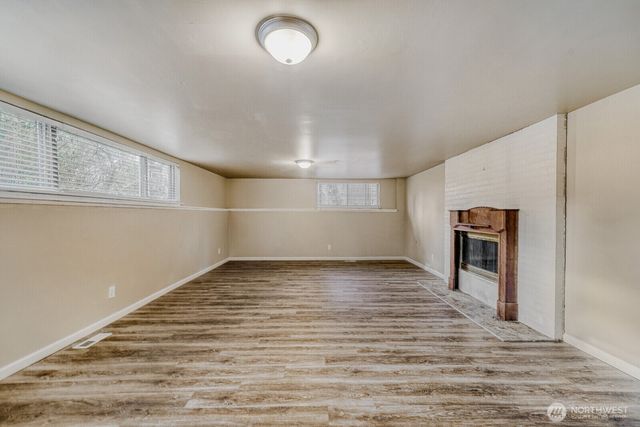 29836 6th Avenue S, Federal Way, WA 98003