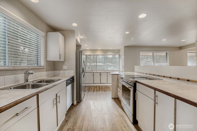 29836 6th Avenue S, Federal Way, WA 98003