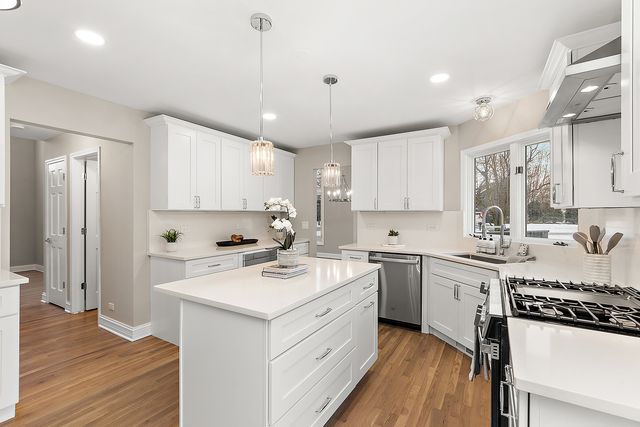 4711 Snapjack Circle, Naperville, IL 60564