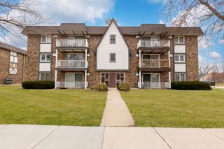 5850 W 87TH Street 1A, Burbank, IL 60459
