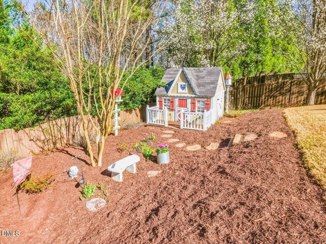 105 Muses Mill Court, Holly Springs, NC 27540