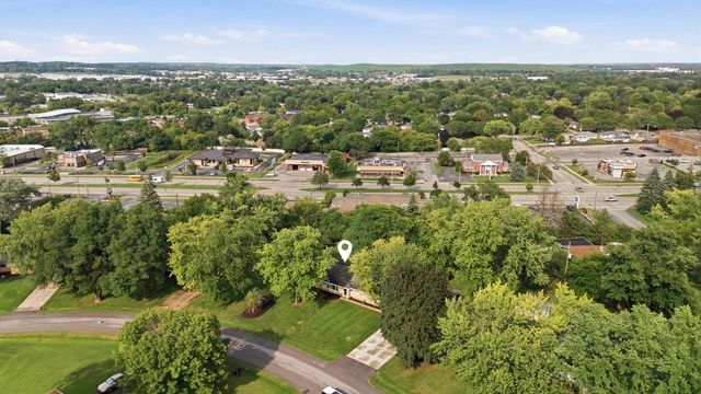 W154N8216 Valley View DRIVE, Menomonee Falls, WI 53051