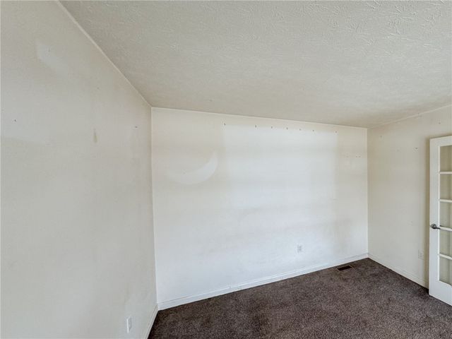 1021 Livorno Dr, Collier Twp, PA 15071