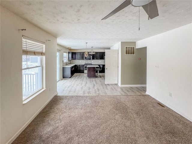 1021 Livorno Dr, Collier Twp, PA 15071