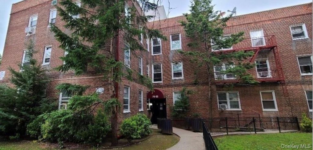 78-05 141st Street 2L, Kew Garden Hills, NY 11367 — photo 2