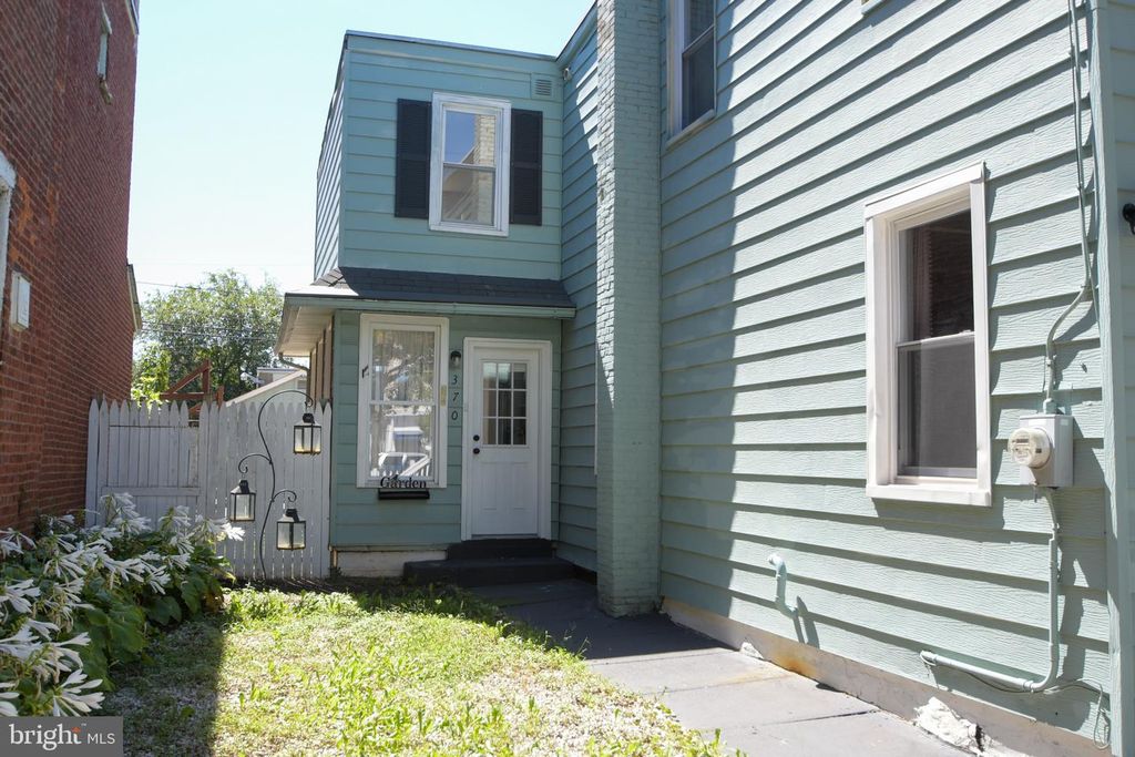 370 BEECH ST, POTTSTOWN, PA 19464 — photo 3