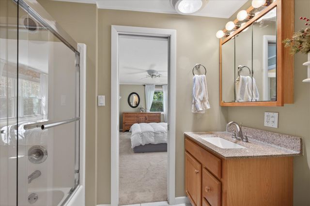 3130 S Lakeshore Drive, Shoreham Vllg, MI 49085