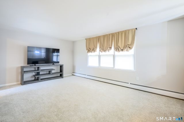 17 Lyme Street, Windsor, CT 06095