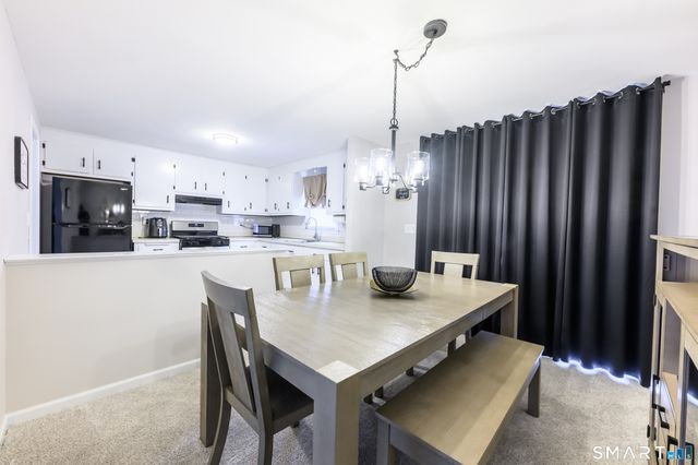 17 Lyme Street, Windsor, CT 06095