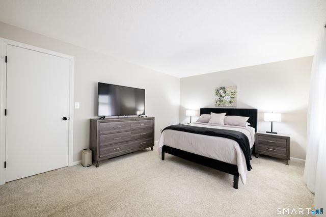 17 Lyme Street, Windsor, CT 06095