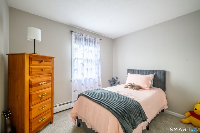 17 Lyme Street, Windsor, CT 06095