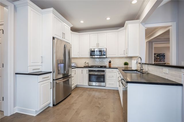 14 Connemara Drive, Pittsford, NY 14534