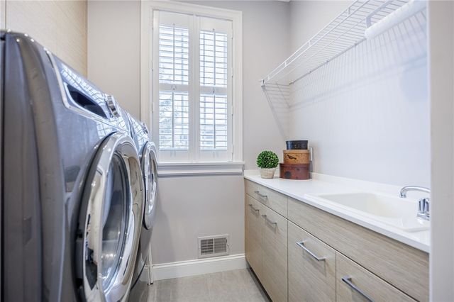 14 Connemara Drive, Pittsford, NY 14534