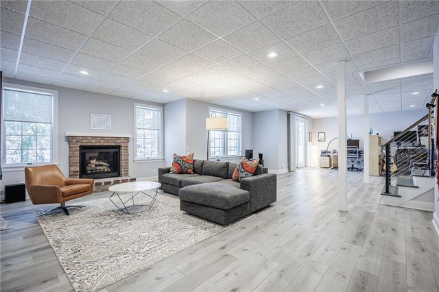 14 Connemara Drive, Pittsford, NY 14534