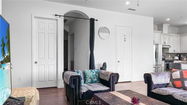 756 S 8th, Colton, CA 92324