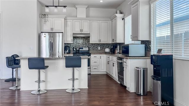 756 S 8th, Colton, CA 92324